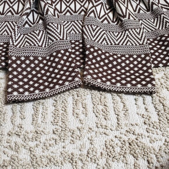 St. John Coll VTG White Cocoa Brown Sweater in Classic Geometric Knit Pattern 10 - Picture 7 of 12